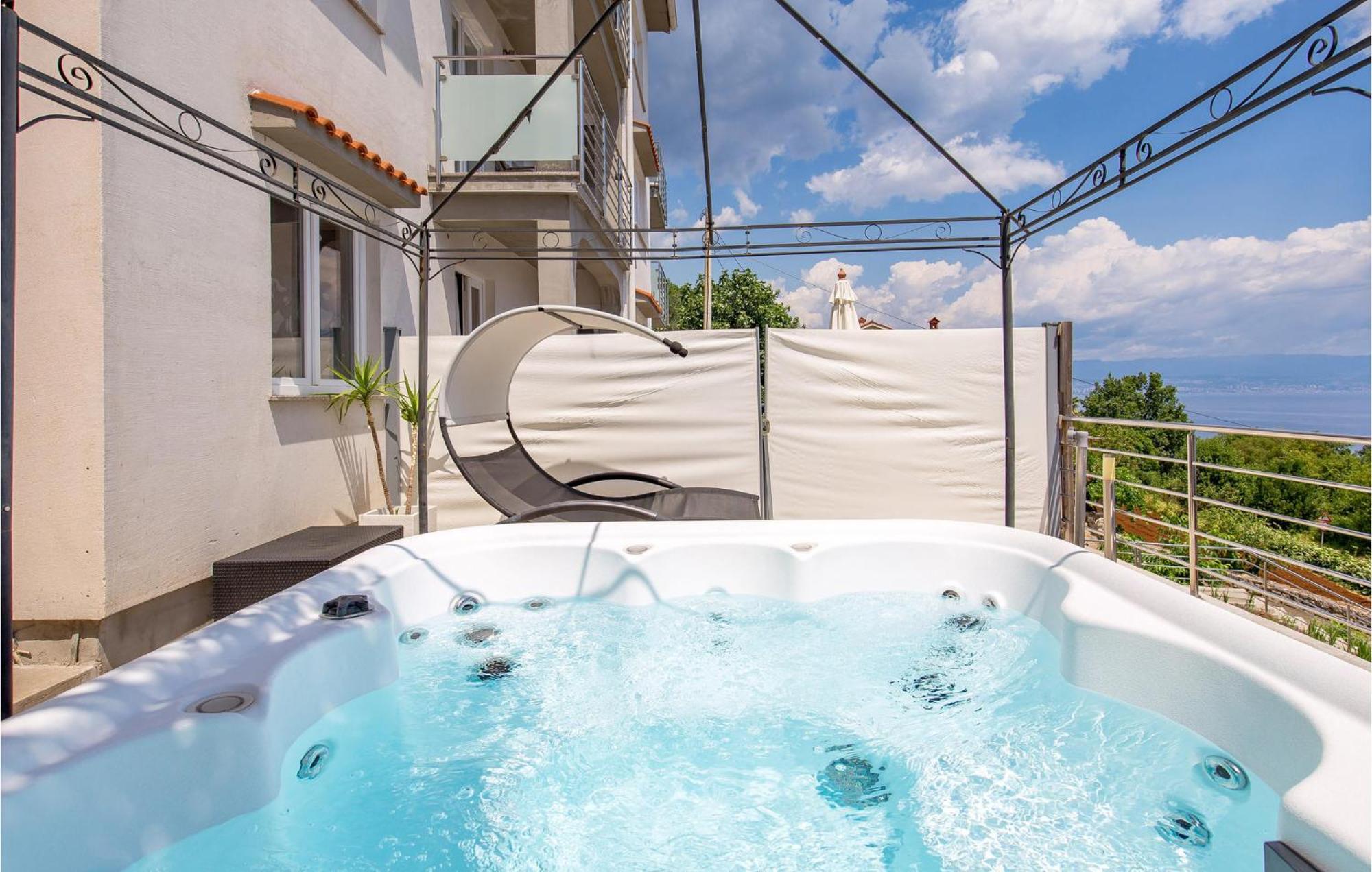 Stunning Apartment In Mošćenička Draga Esterno foto