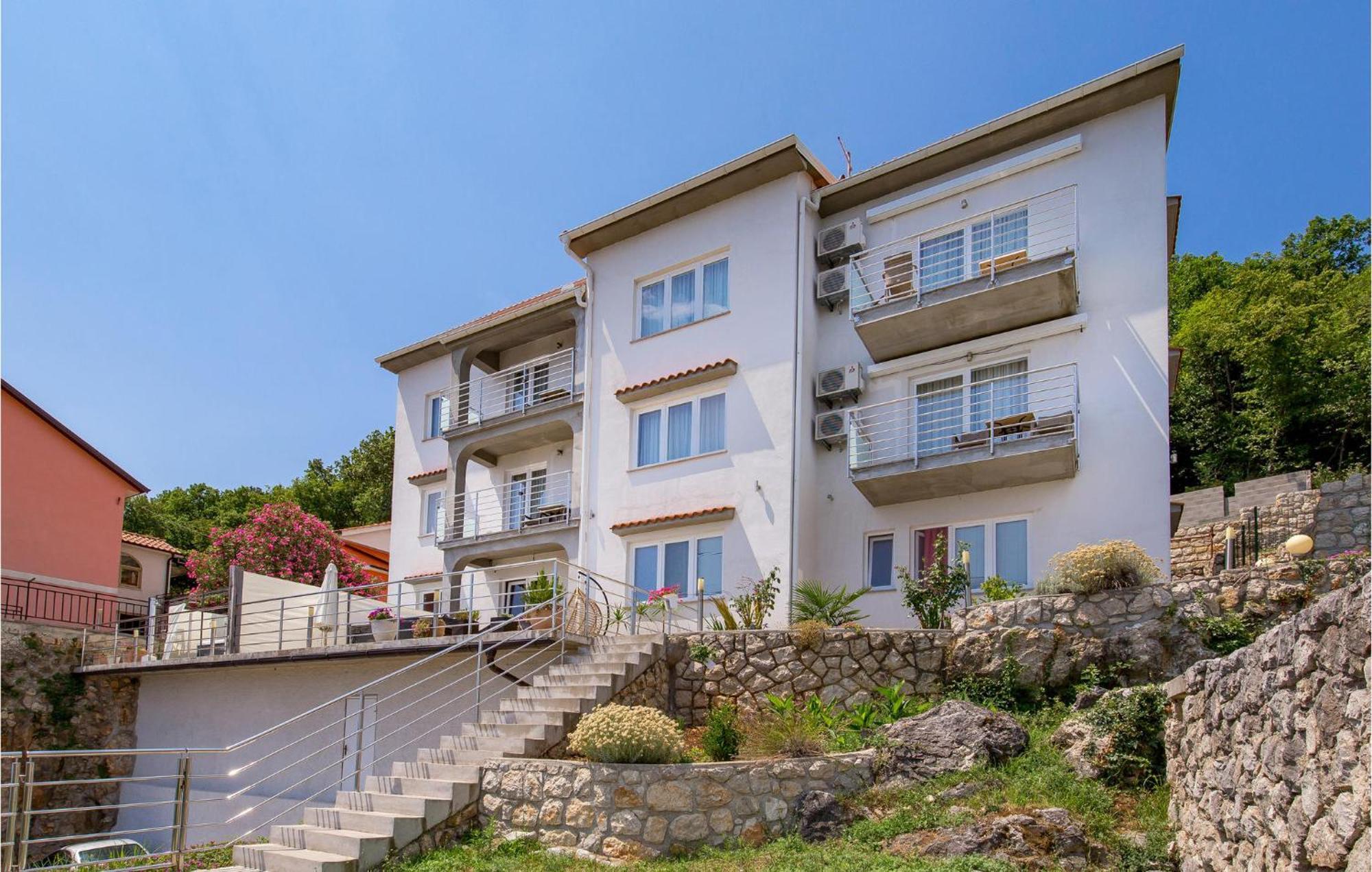 Stunning Apartment In Mošćenička Draga Esterno foto