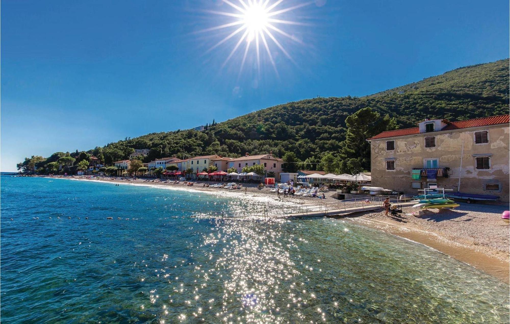 Stunning Apartment In Mošćenička Draga Esterno foto