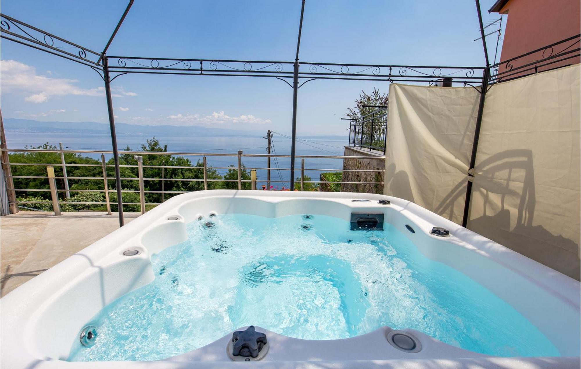 Stunning Apartment In Mošćenička Draga Esterno foto