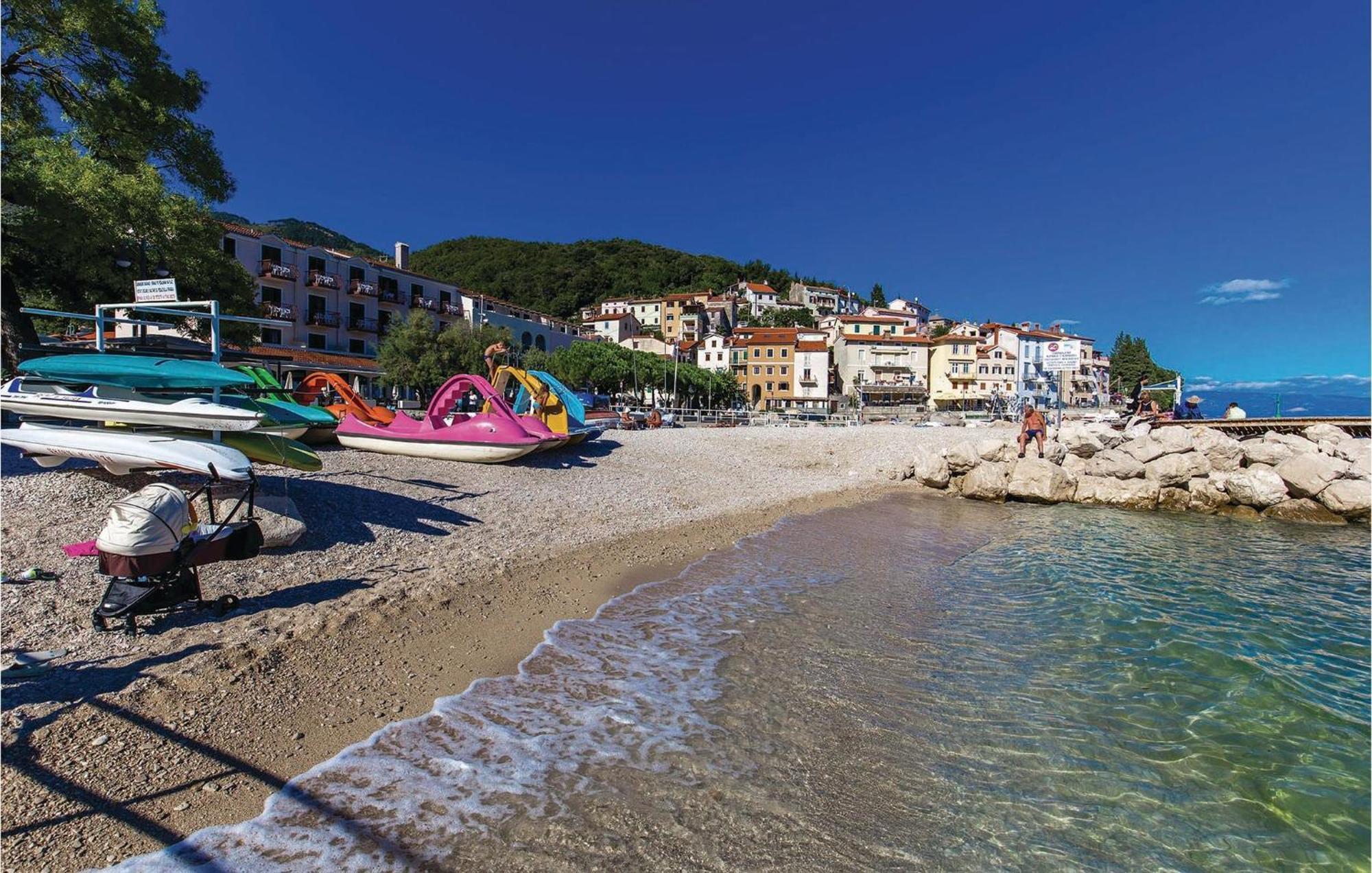 Stunning Apartment In Mošćenička Draga Esterno foto