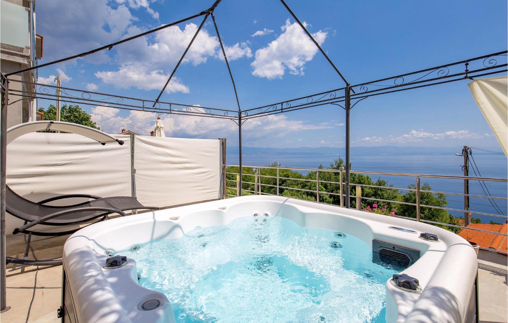 Stunning Apartment In Mošćenička Draga Esterno foto
