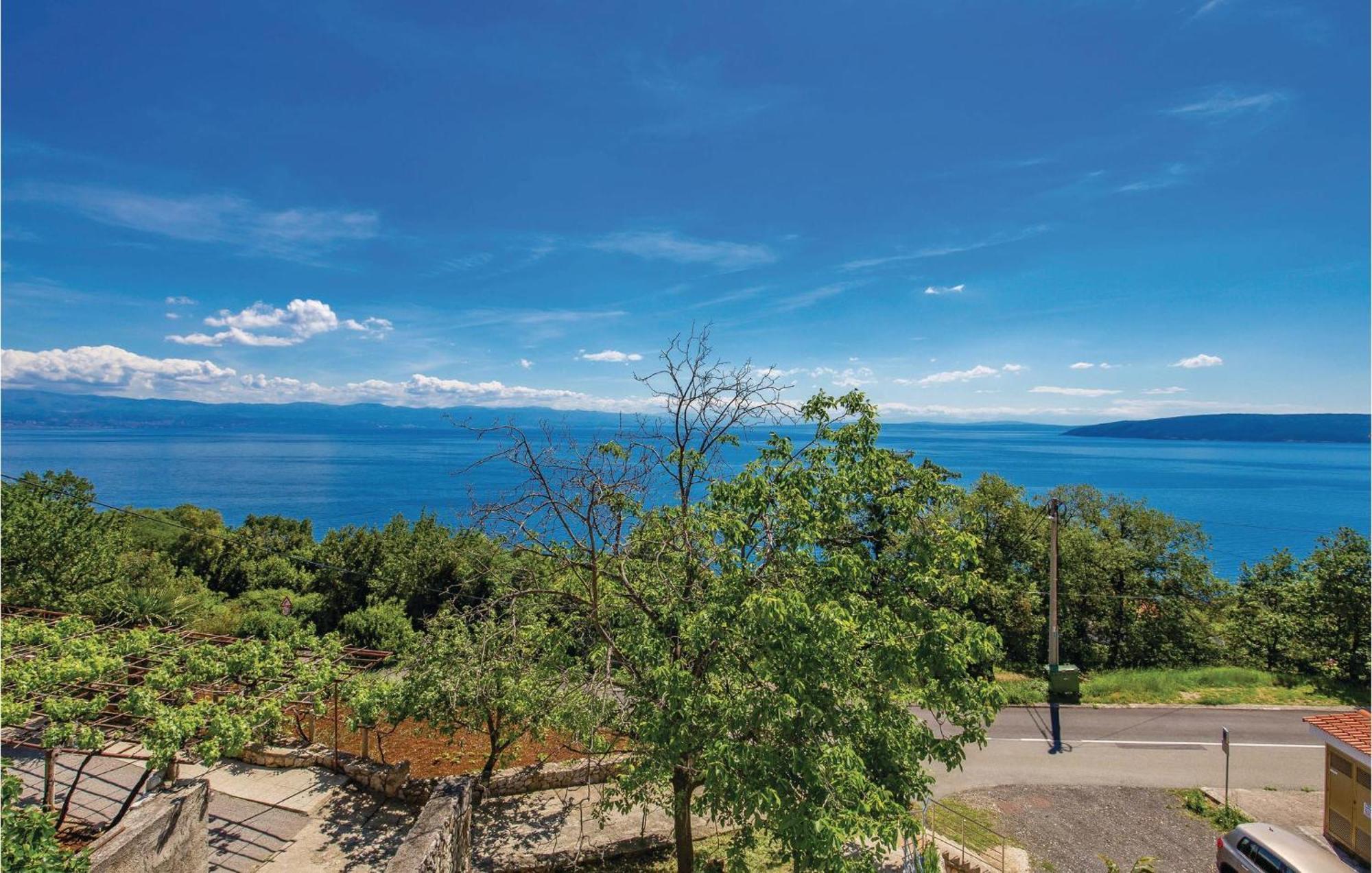Stunning Apartment In Mošćenička Draga Esterno foto
