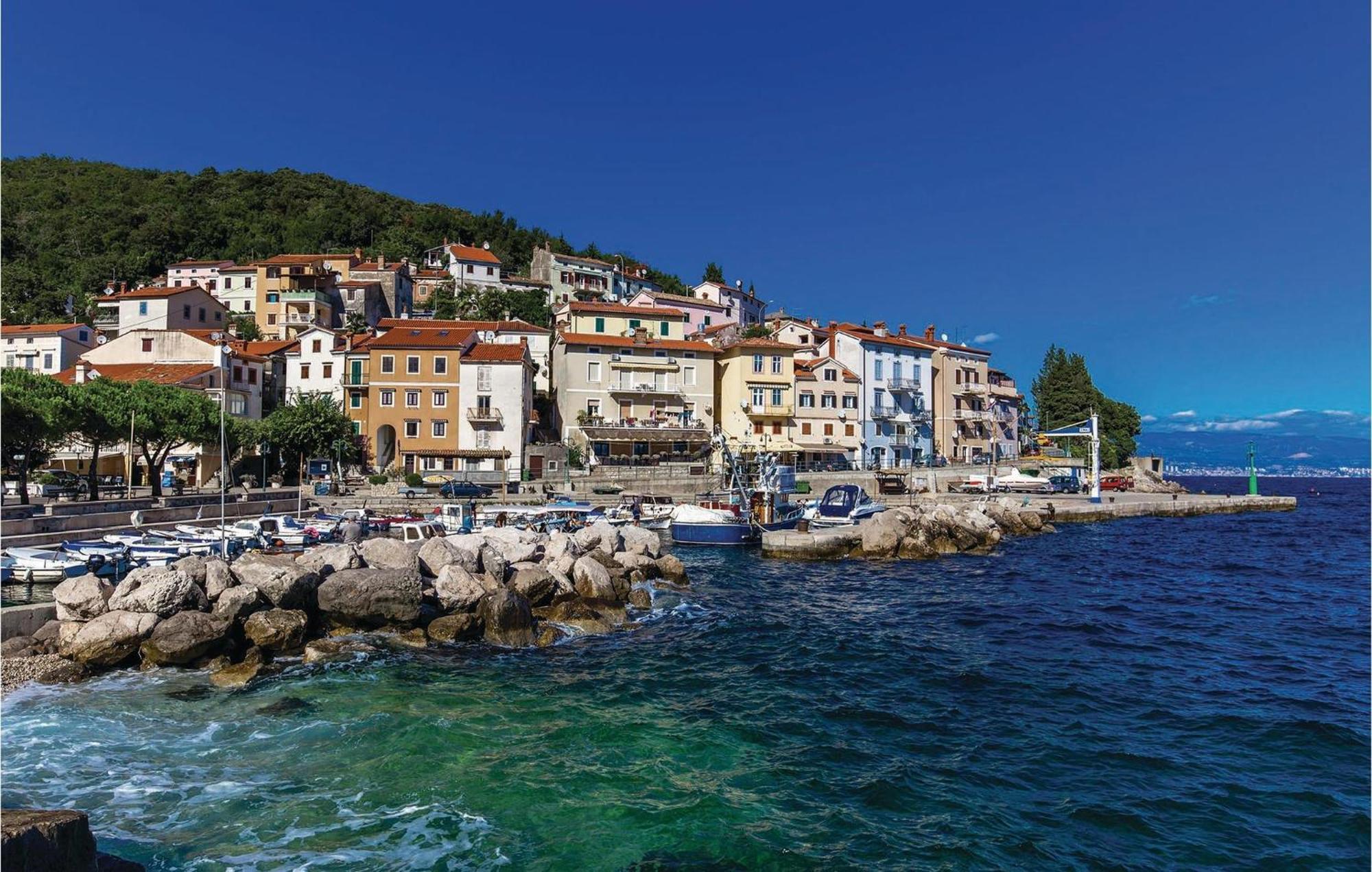 Stunning Apartment In Mošćenička Draga Esterno foto